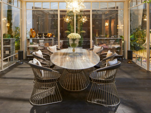 Овальный садовый стол