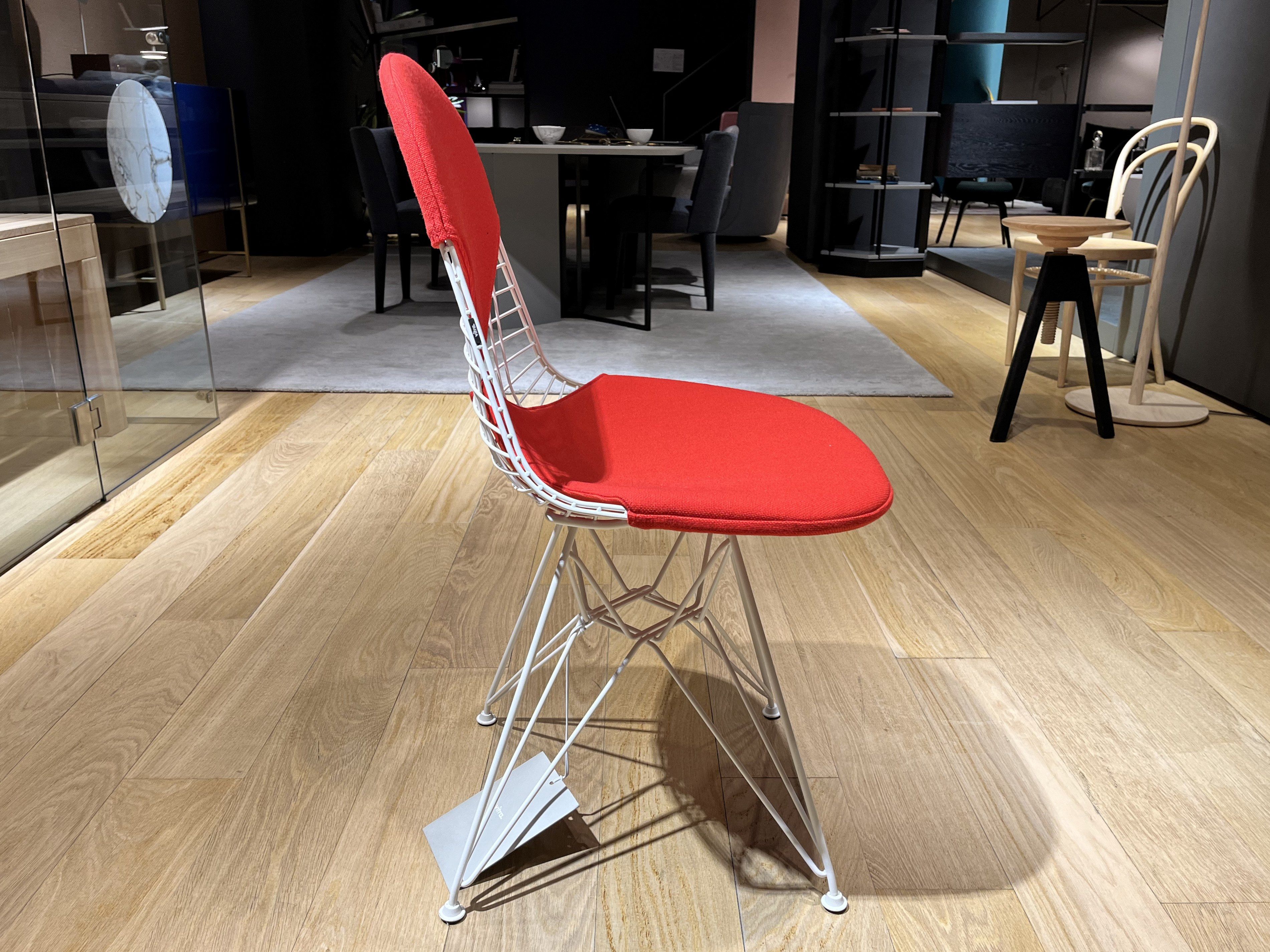 Стальной стул с мягким сиденьем In Stock Vitra ARCH-00108601 - Вид №6