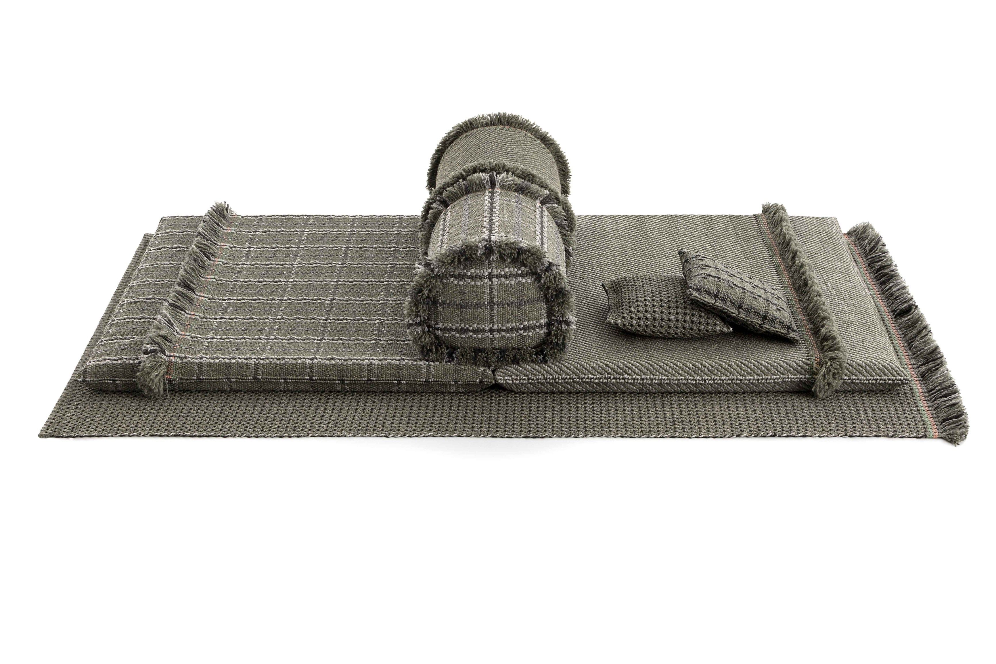 Наружная полипропиленовая цилиндрическая полосатая подушка GAN Garden Layers ARCH-00033057 - Вид №5