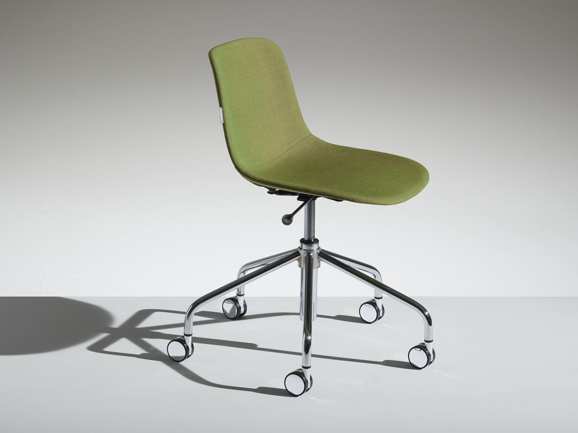 Операционный офисный стул на насесте LAMM Lucky ARCH-00111289 - Вид №1