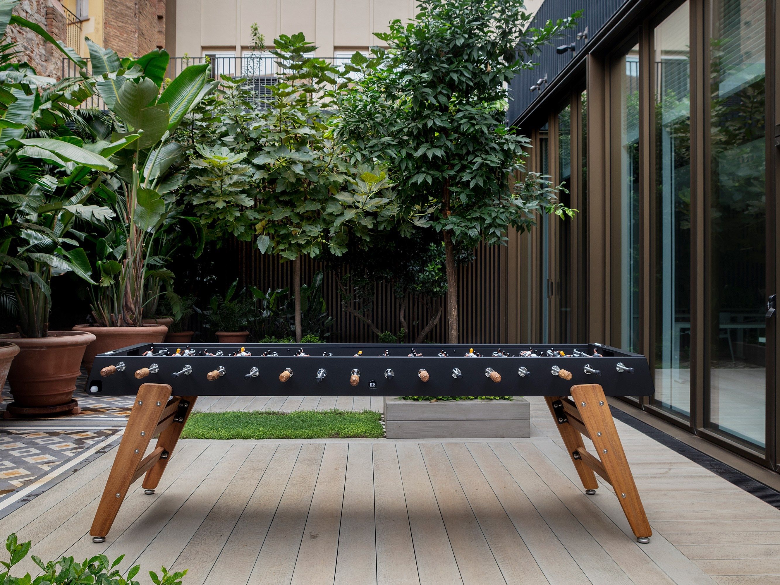 Стальной кальциобалилья с ножками из Ироко RS Barcelona RS MAX ARCH-00014984 - Вид №1