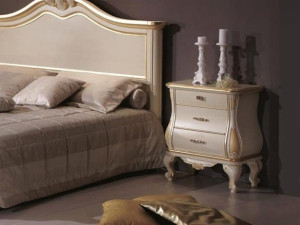 Прямоугольная тумбочка из массива дерева с ящиками