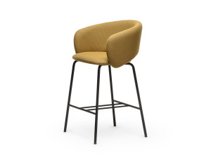 Тканевый стул с подлокотниками и спинкой