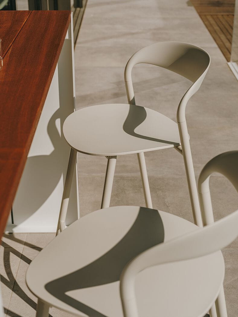 Высокий штабелируемый садовый стул из полипропилена со спинкой Lapalma HAWI OUTDOOR ARCH-00111194 - Вид №4