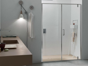 Стеклянная ниша душевая кабина с поворотной дверью