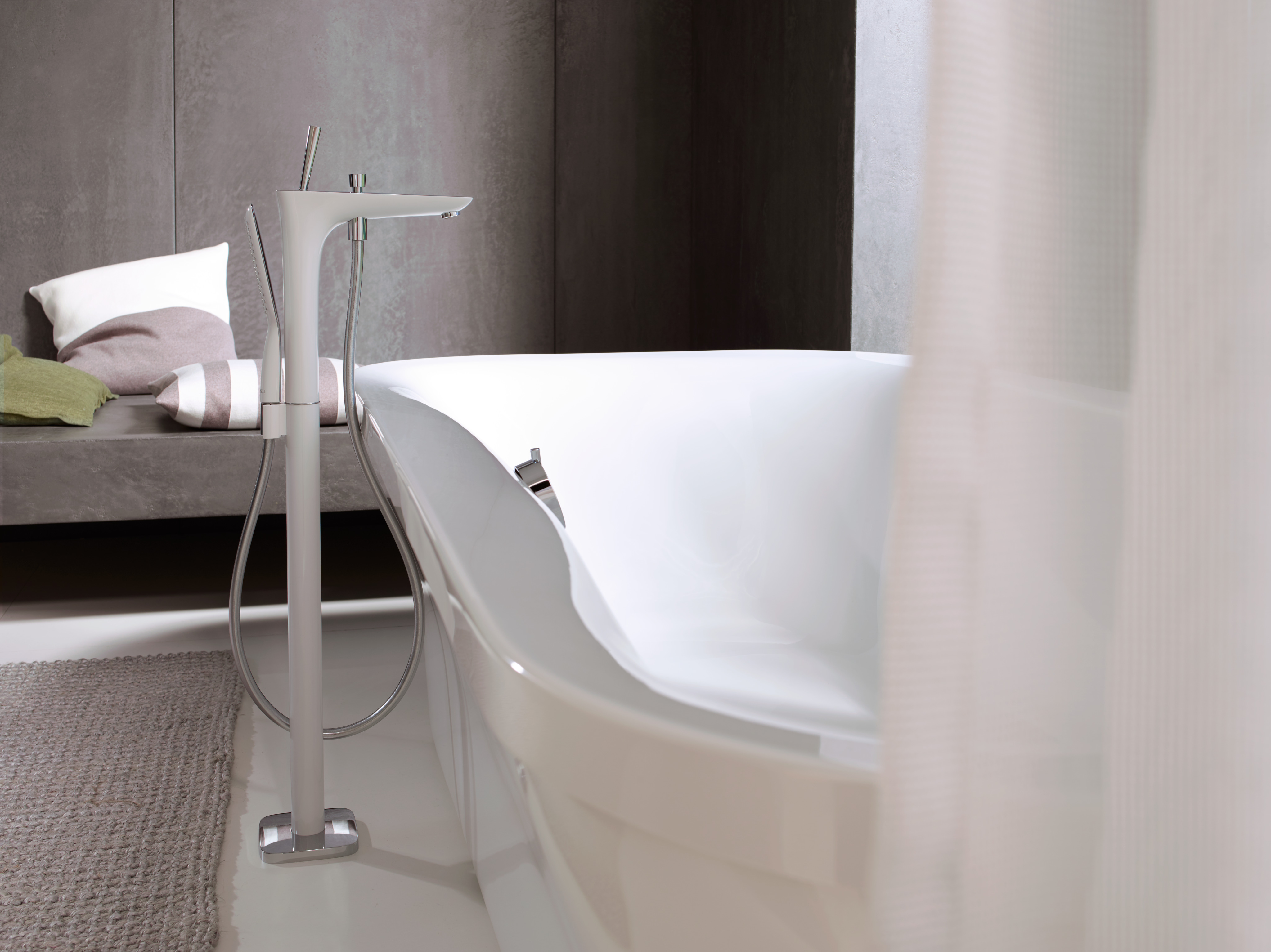 15473400 PuraVida Смеситель для ванны, однорычажный, напольный Hansgrohe  - Вид №2