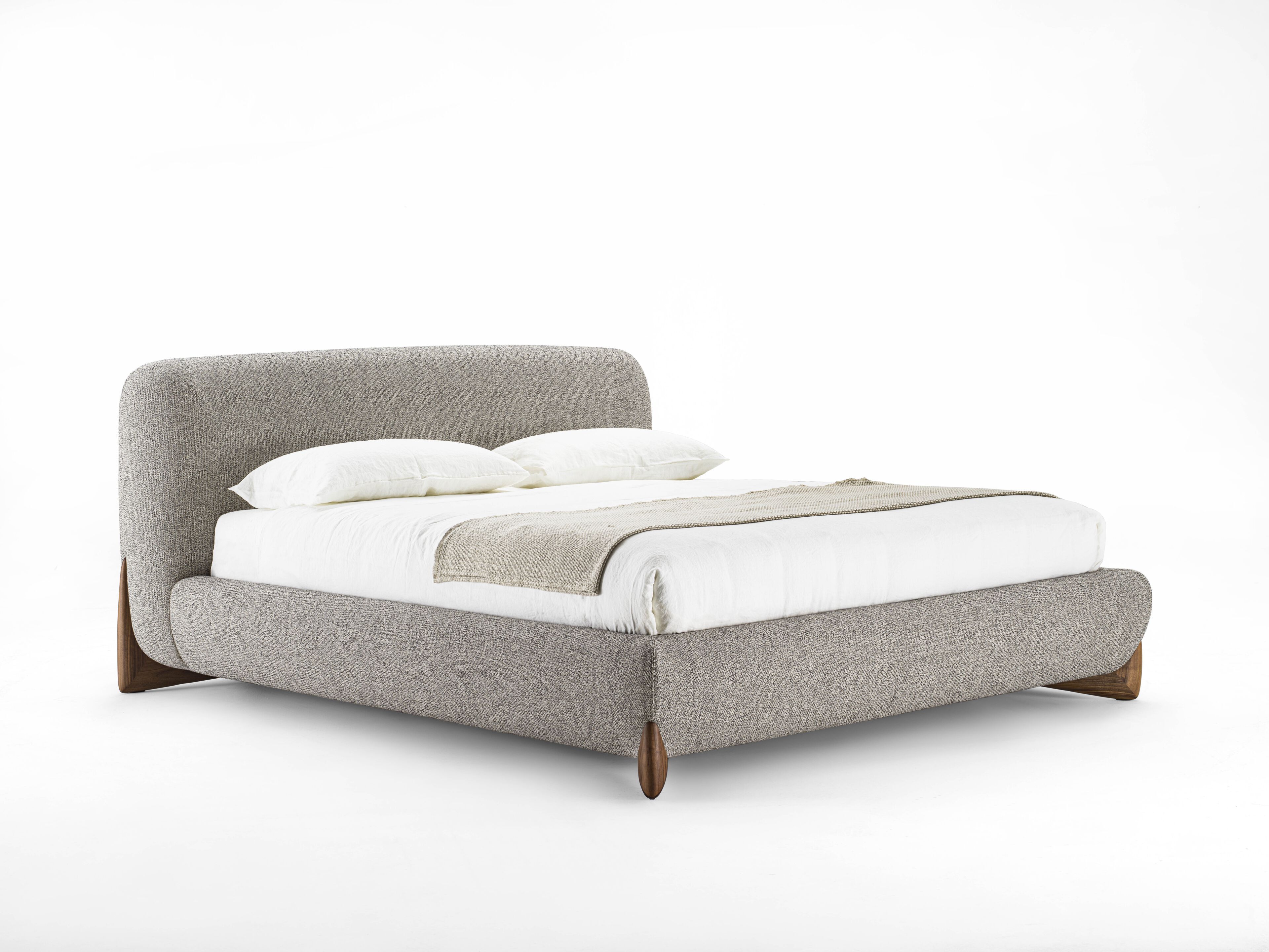 Деревянная двуспальная кровать с мягким изголовьем Porada Soul ARCH-00093084