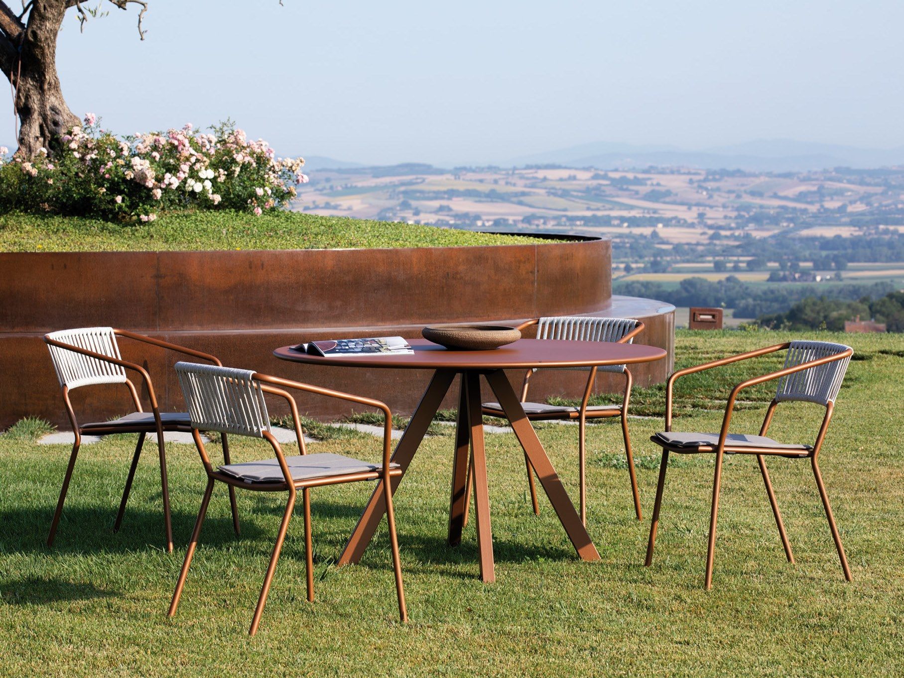 Металлический штабелируемый садовый стул с подлокотниками Vermobil ARCH-00090276 - Вид №9