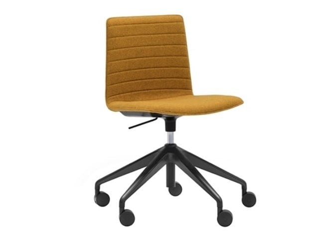 Офисное кресло с регулируемой высотой и подлокотниками с 5 спицами Andreu World Flex High Back ARCH-00045232