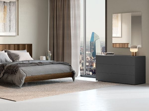 Деревянный комод