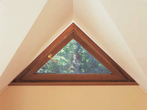 Деревянное окно vasistas