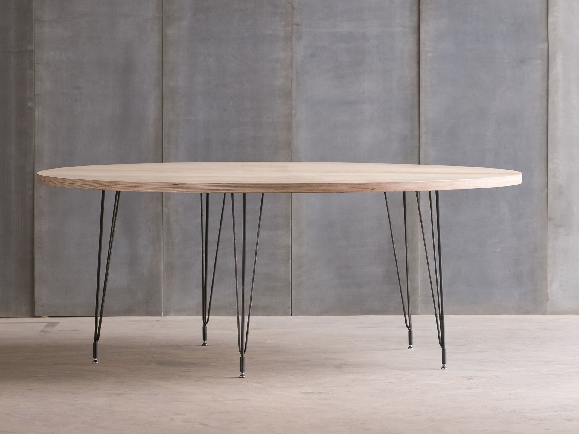 Стол на заказ из березы Heerenhuis SPUTNIK MTM ARCH-00096349