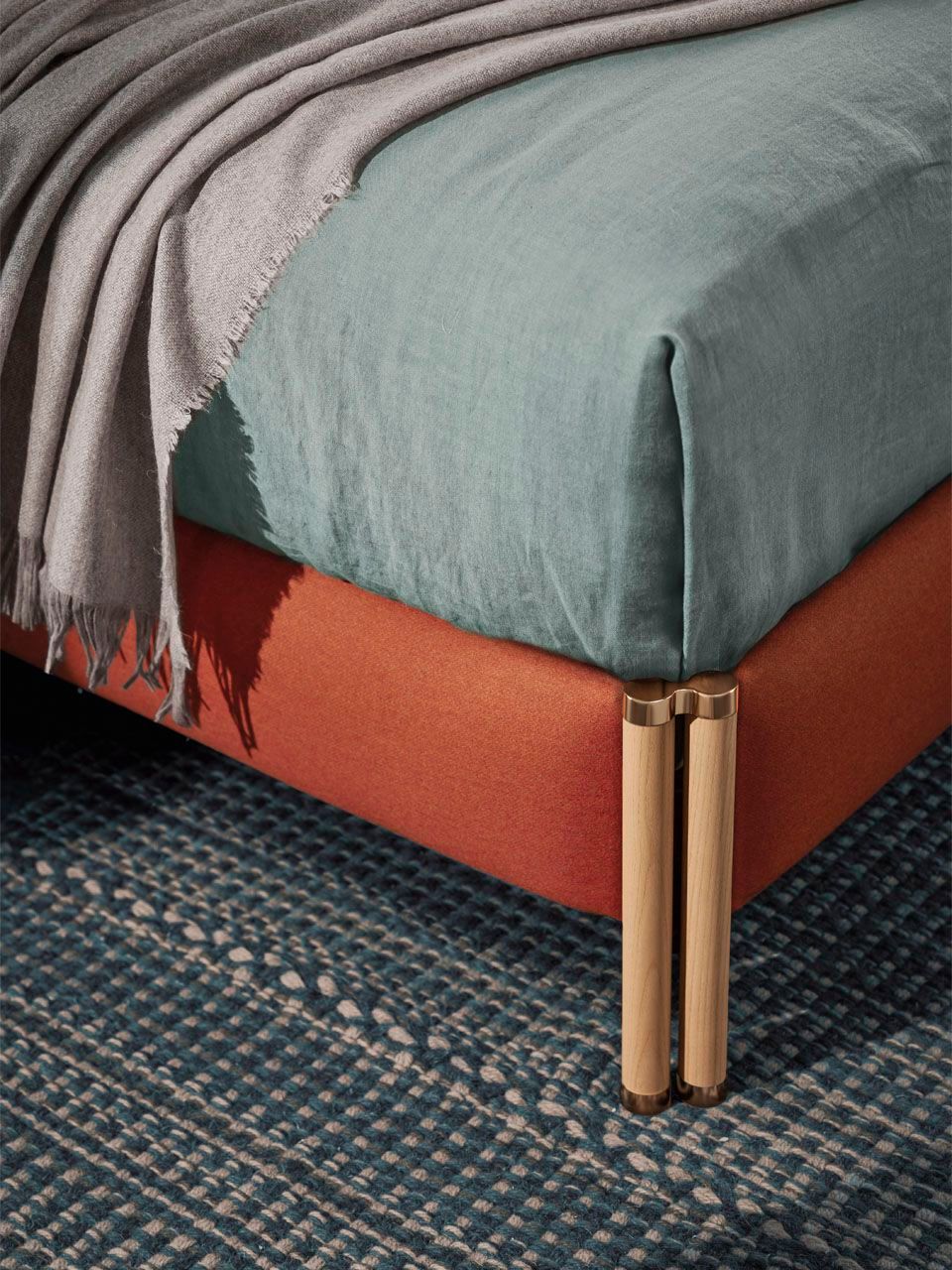 Двуспальная кровать из ткани с высоким изголовьем Pianca BRICOLA ARCH-00092065 - Вид №4