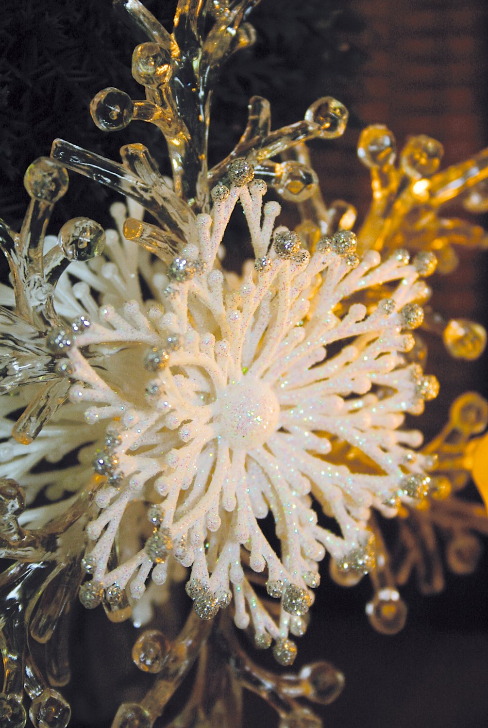 1319 796 a3 Орнамент Снежинка, акрил, с глиттером, Ø 15 см, бело-серебристый H-andreas  - Вид №5