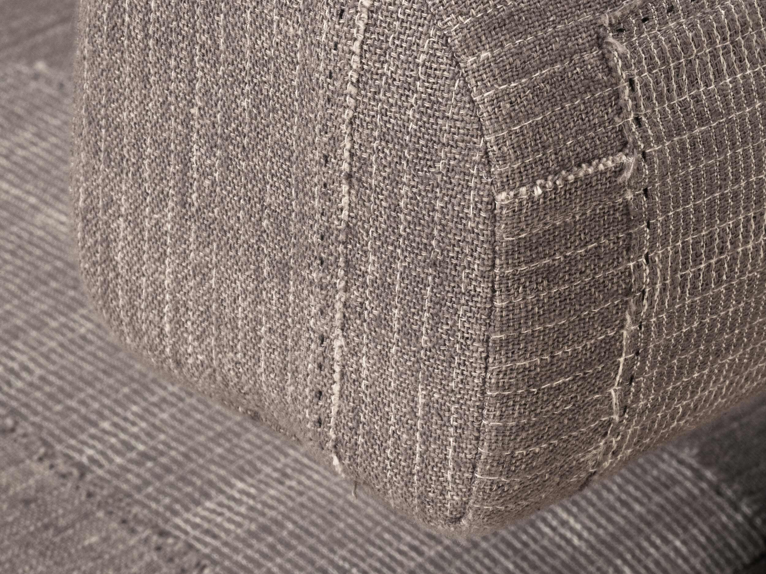 Тканевое кресло с подлокотниками Phantom Hands Project Chandigarh ARCH-00104387 - Вид №3