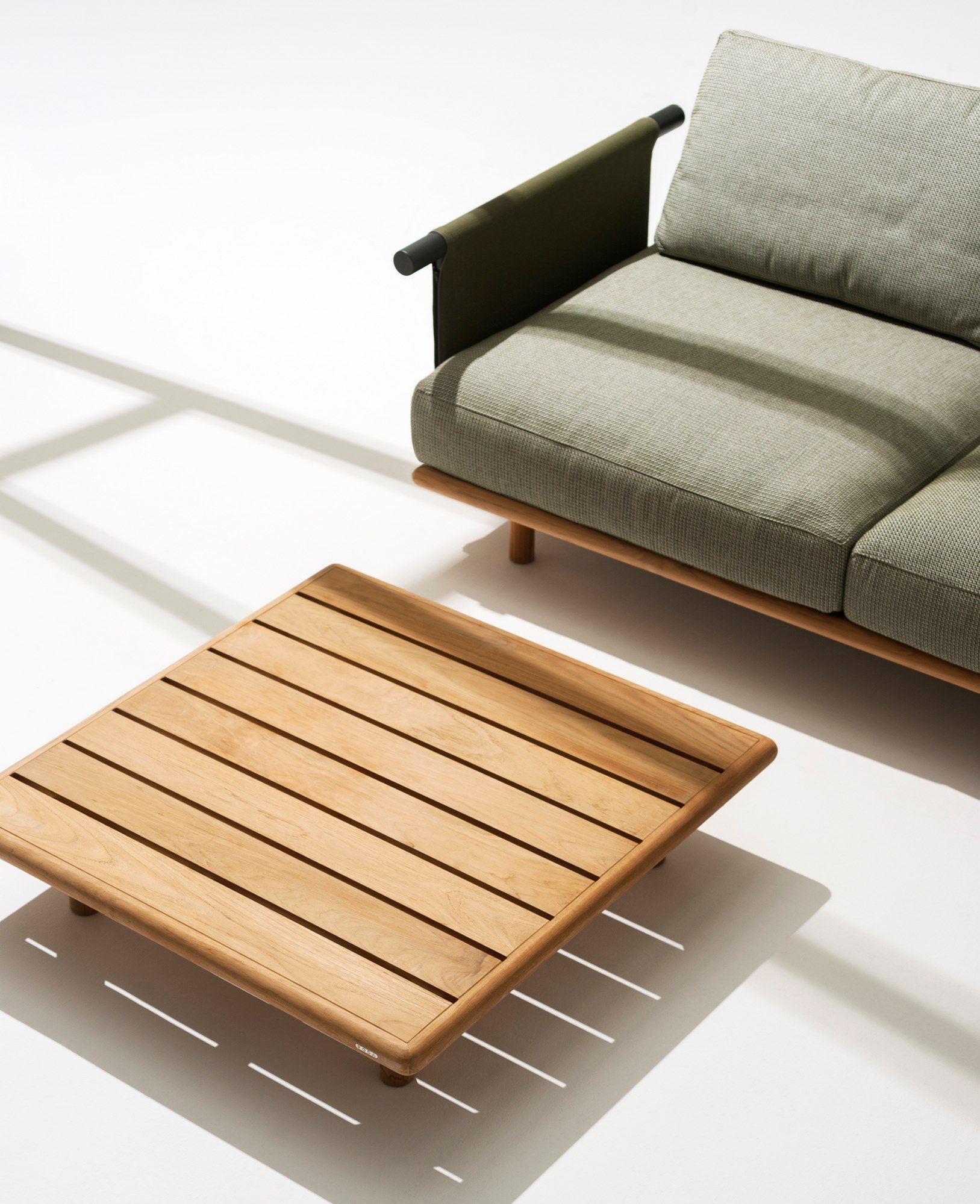 ТИК квадратный низкий садовый столик RODA ARCH-00109338 - Вид №1