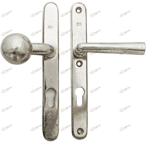 Dauby Металлическая ручка на пластине Pure® 10087