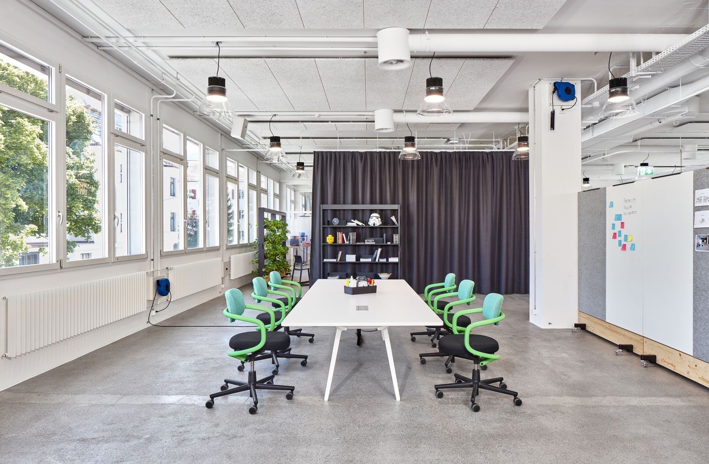 Тканевый стул с подлокотниками VITRA Eames Aluminium Group ARCH-00057694 - Вид №27