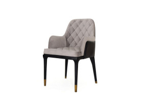 Кожаный мягкий стул с подлокотниками