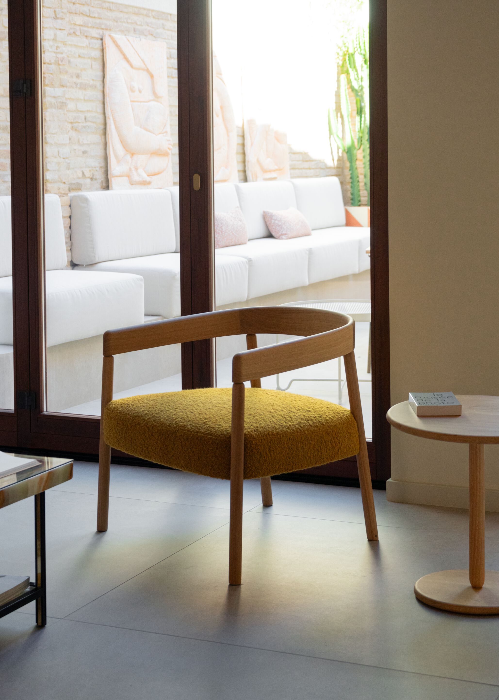 Деревянное кресло с мягким сиденьем Omelette Editions Nua ARCH-00005894 - Вид №3