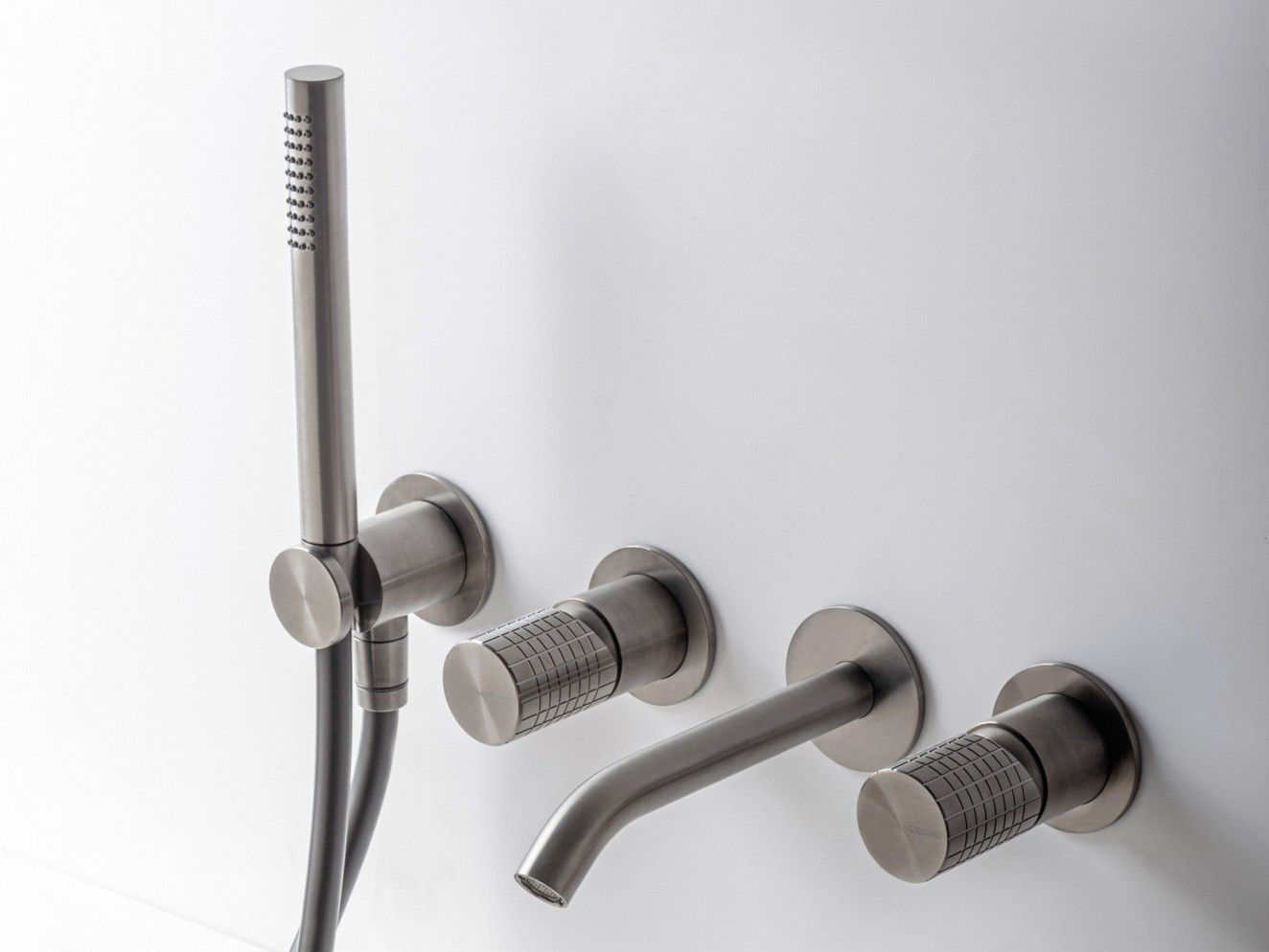 Настенный смеситель для ванны из нержавеющей стали с ручным душем Zazzeri Z316_SH ARCH-00028492