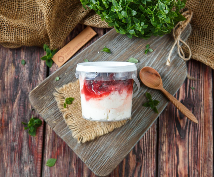 5869 Творог греческий 5% с клубничным вареньем Вкусляндия  - Вид №2