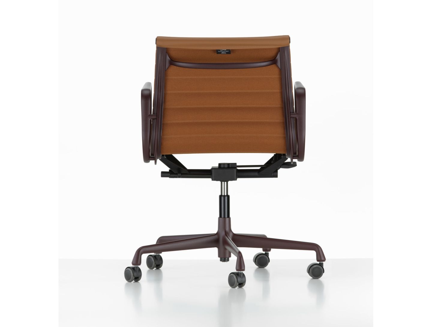 Кожаный поворотный операционный офисный стул с подлокотниками VITRA Eames Aluminium Group ARCH-00047211 - Вид №27