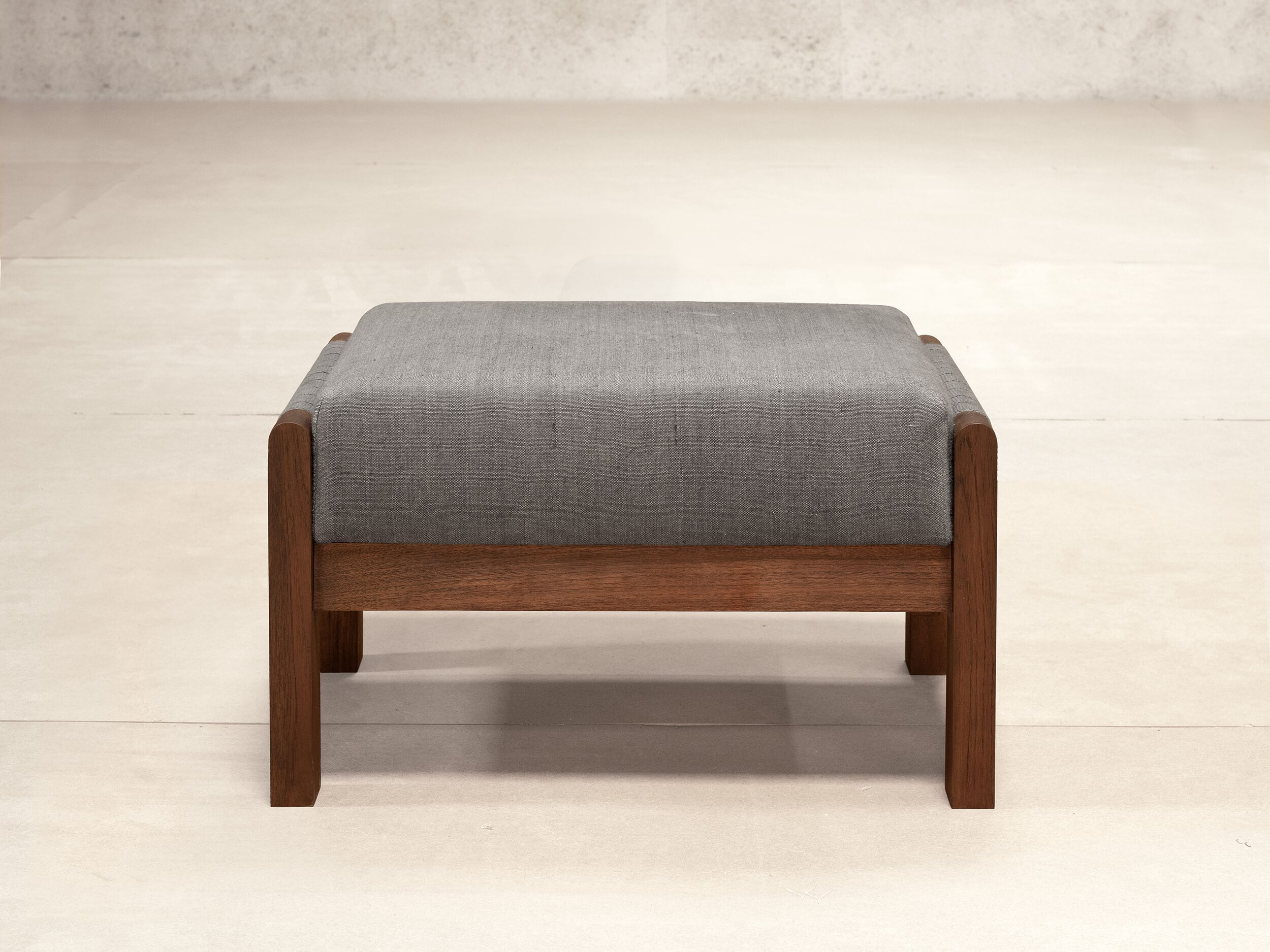 Тканевая мягкая подставка для ног Phantom Hands Niwar ARCH-00077490 - Вид №1