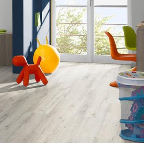 Виниловый ламинат EGGER Design+ Белый Дуб с брашью (Текстурированная) 1295х243 мм EPD013 - Вид №1