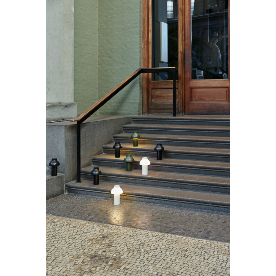 Лампа настольная PC Portable, черная Hay 4104311009000 - Вид №18