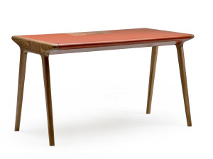 Стол из ореха Каналетто и кожи