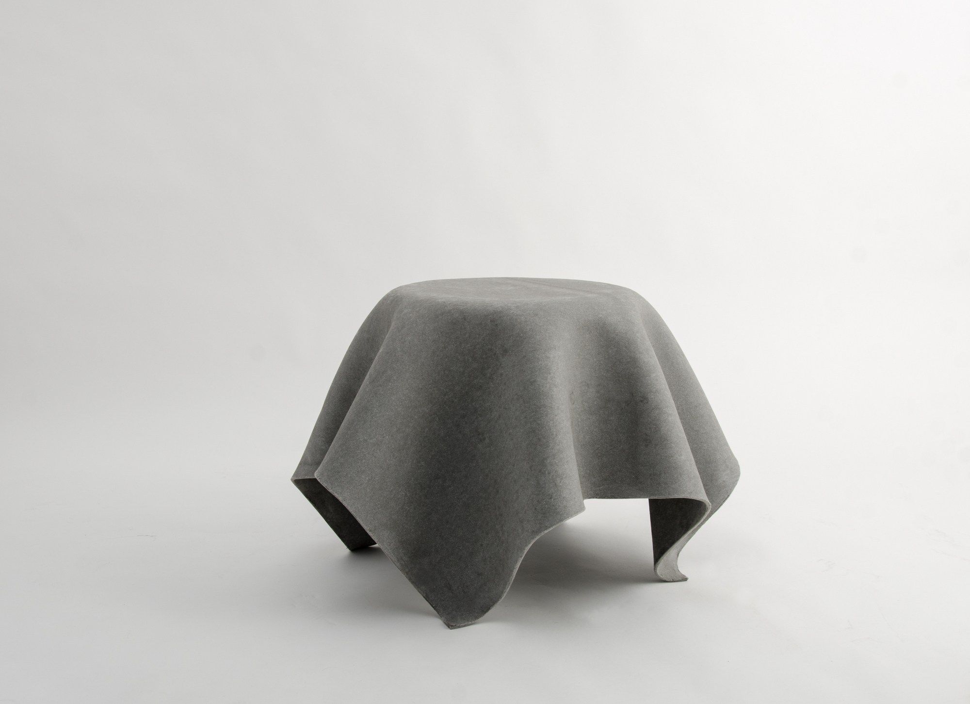 Бетонный низкий садовый столик SWISSPEARL дизайн ARCH-00084598 - Вид №3