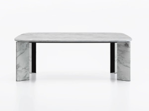 Квадратный мраморный стол