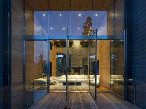 Capoferri Serramenti Поворотное окно с термическим разделением в металле