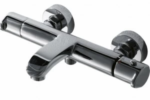 Смеситель для ванной комнаты для ванны и душа короткий излив термостат WATERFALL F673114C-01A-RUS bravat