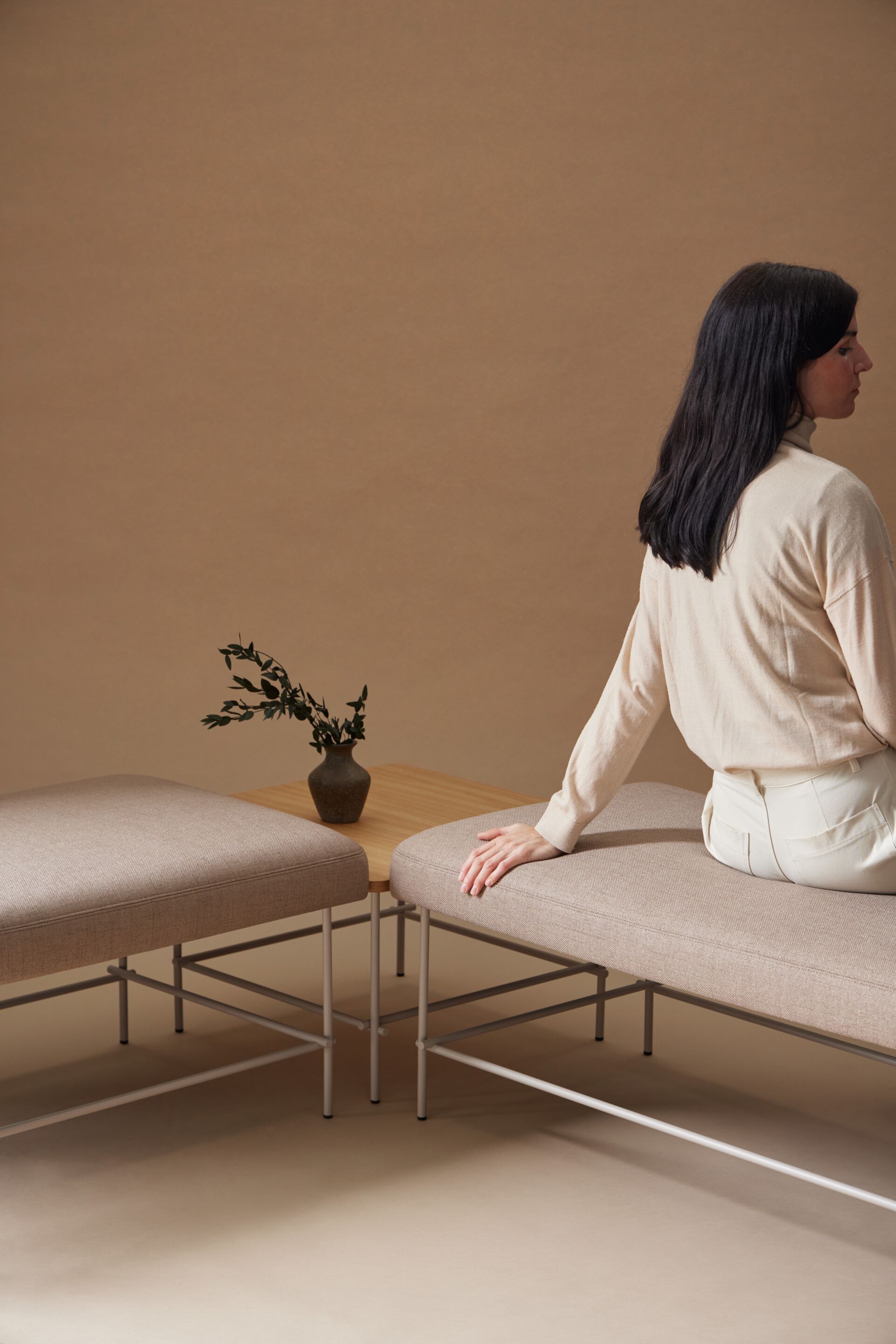 Мягкая скамейка из ткани и металла INCLASS Nuc ARCH-00047608 - Вид №2