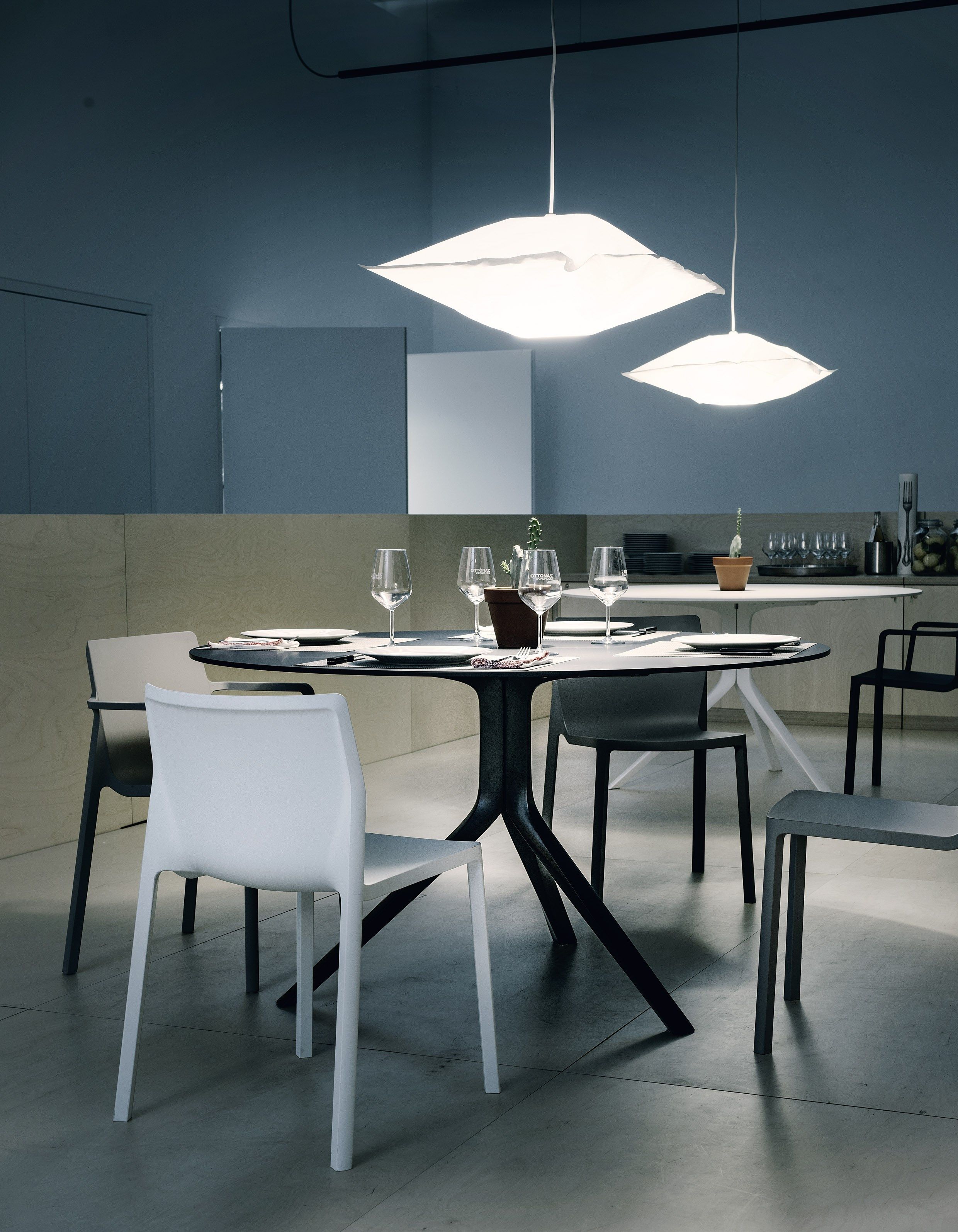 Круглый стол из литого алюминия Kristalia ARCH-00103903 - Вид №4