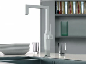 Remer Rubinetterie Смеситель кухонный с поворотным изливом Cucina Qk 72