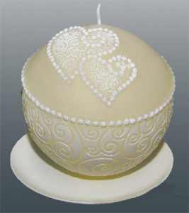 0524 Свеча шар № 1 8 см 230 г "Два сердца" белый Омский Свечной