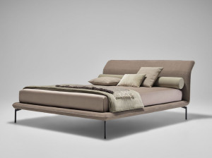 Двуспальная кровать из ткани с мягким изголовьем