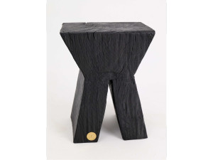 Журнальный столик из грецкого ореха