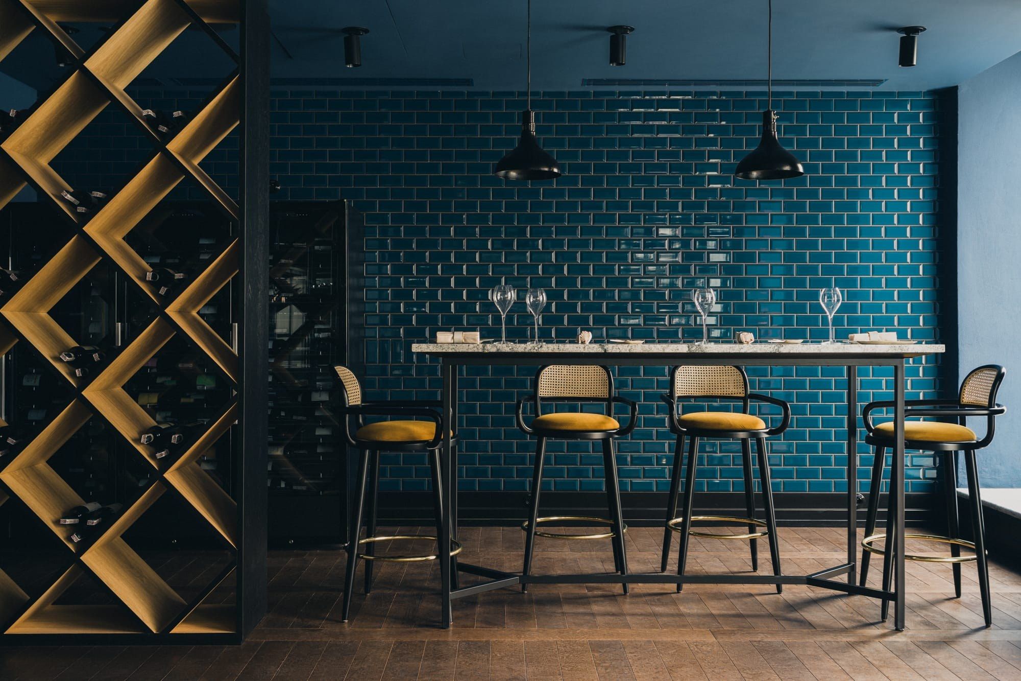 Высокий деревянный стул с мягким сиденьем Mambo Unlimited Ideas ARCH-00038897 - Вид №5