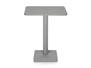 Бетонный квадратный стол