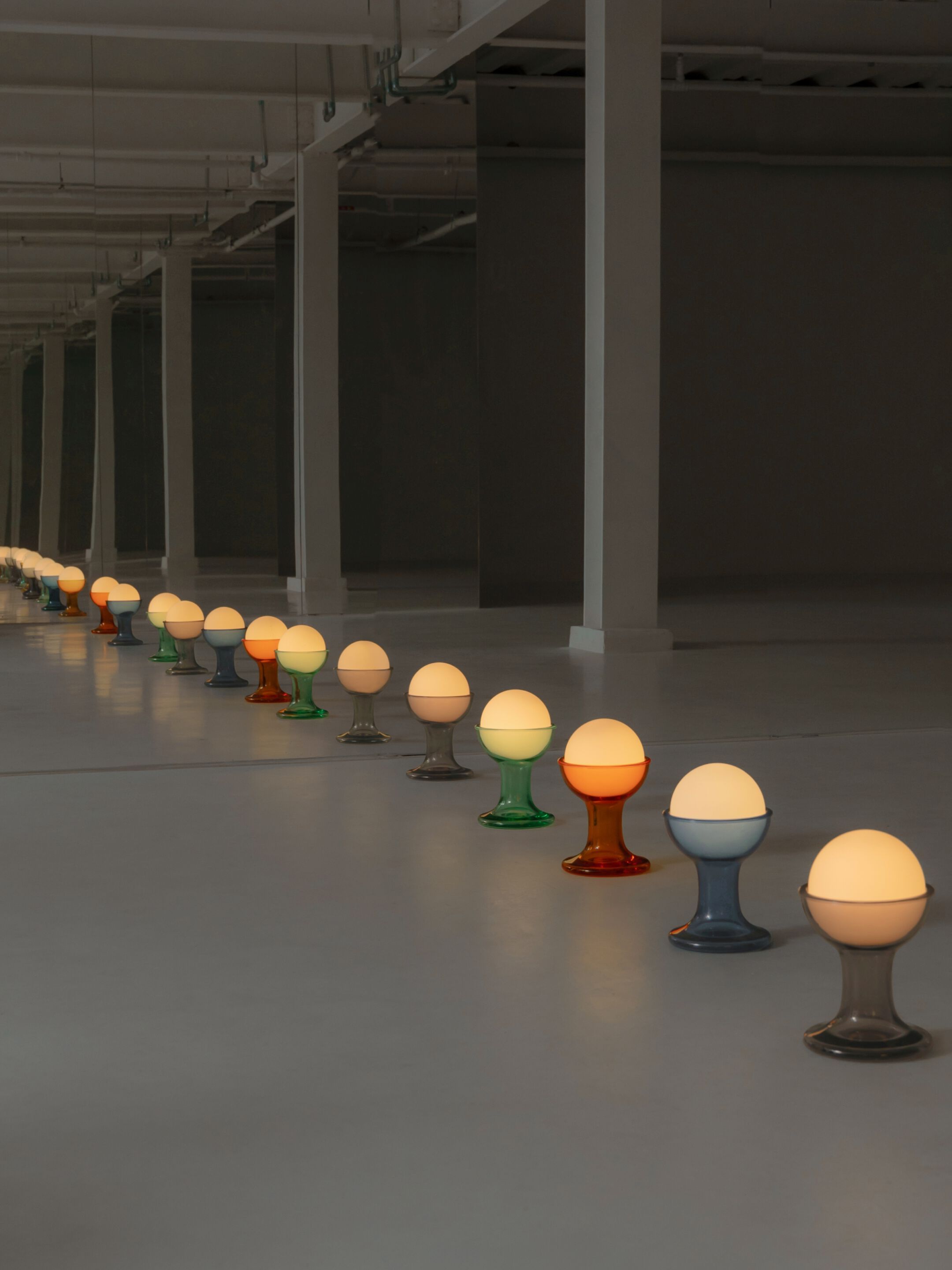 Стеклянная светодиодная настольная лампа Established&Sons GELATO ARCH-00054720 - Вид №53