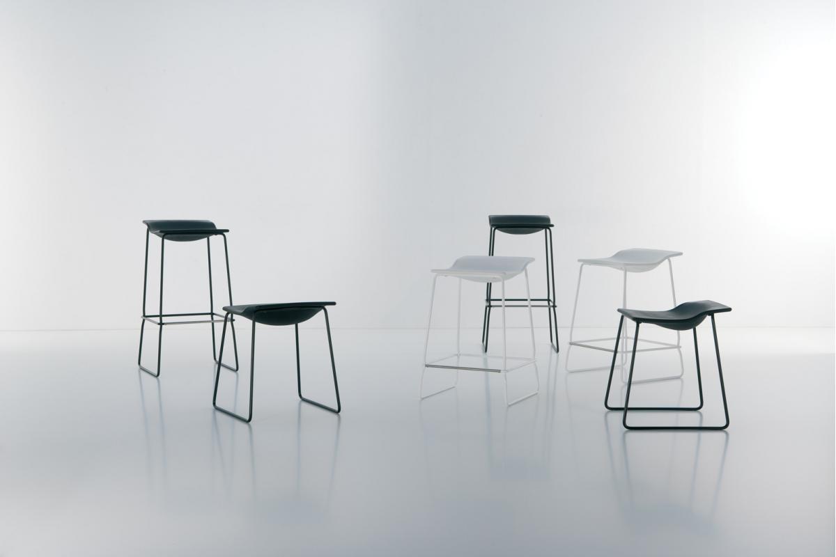 007990 Полубарный стул Last Minute 64см Viccarbe Last minute 