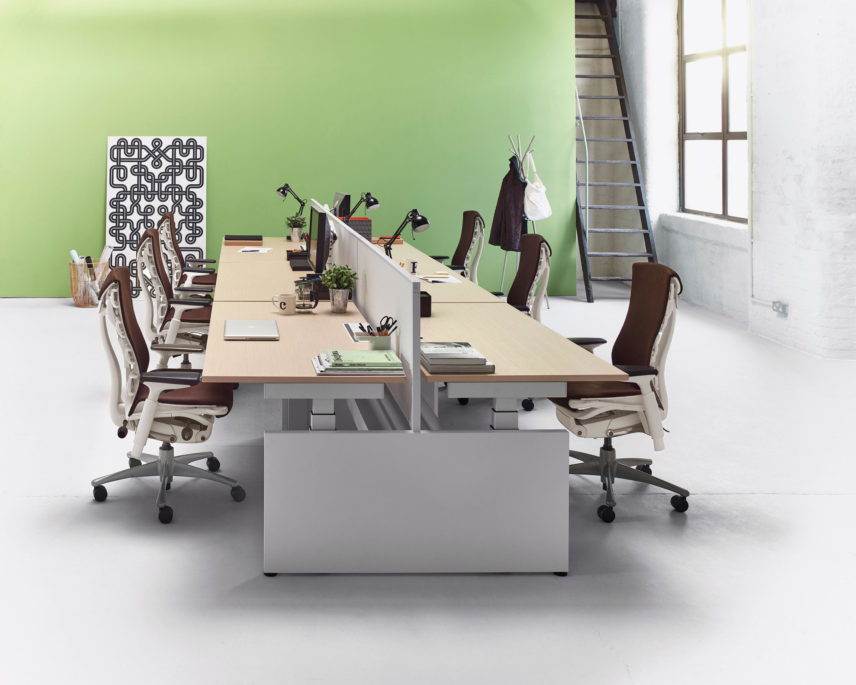 Эргономичный поворотный офисный стул с колесами Herman Miller EMBODY ARCH-00071256 - Вид №7
