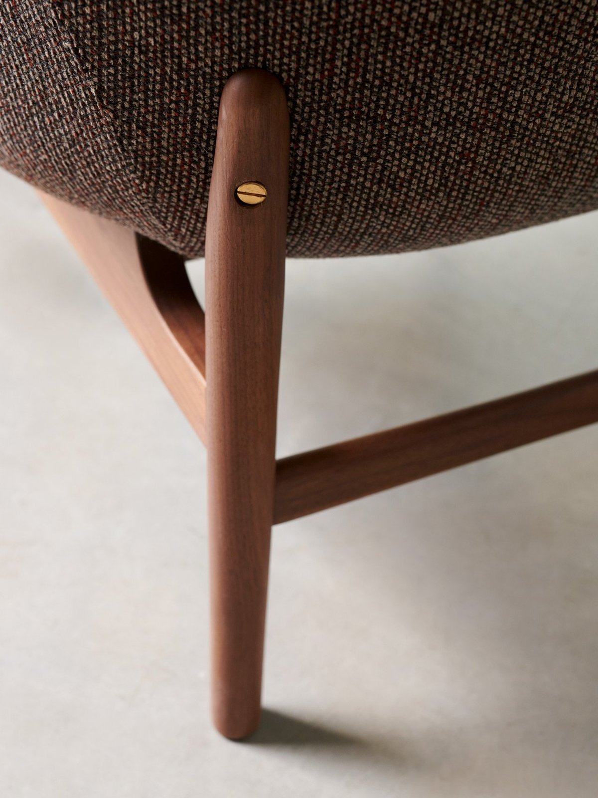 9255202-014K08ZZ MENU Кресло для отдыха Harbour Грецкий орех | Саванна - 672 / Тень - 20296  - Вид №6