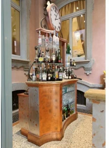 Arnaboldi Interiors Деревянная барная стойка