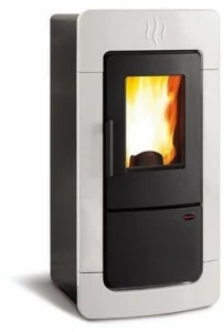 LA NORDICA EXTRAFLAME Пеллетная термо-печь с облицовкой майоликой