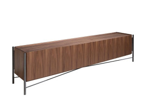 Деревянный шкаф для телевизора с распашными дверцами